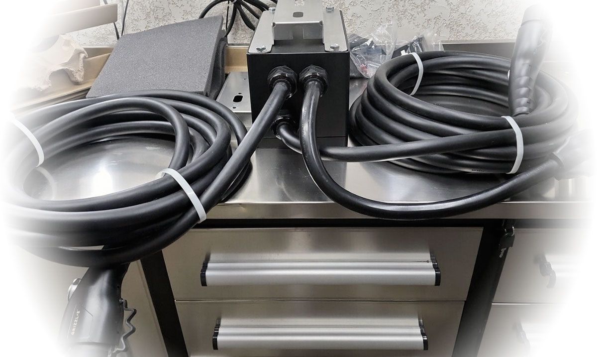 Grizzl-E Duo Level 2 Dual EV Charger (240 Volt, 24ft Cable, 40 Amp) NEMA 14-50 Plug, ideal for two electric cars